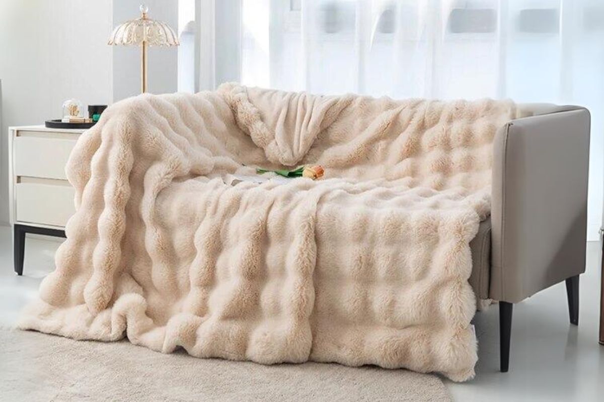 Chăn phủ sofa bằng lông thỏ